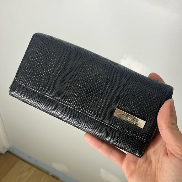 KENNETH COLE Black Leather Snakeskin Textured Tri Fold Wallet - Picture 1 of 5